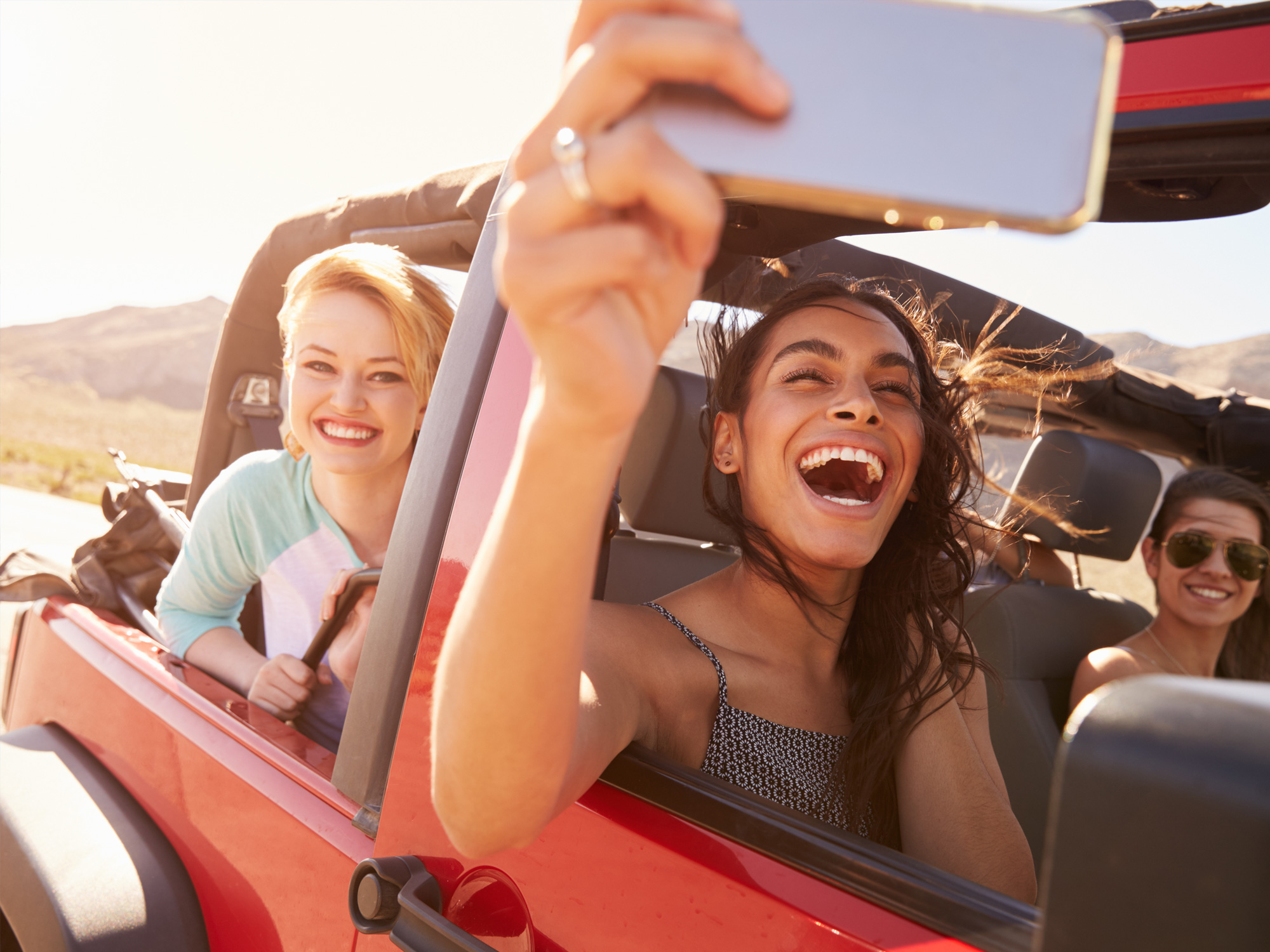 1 in 3 Young Drivers Admit to Filming While Driving